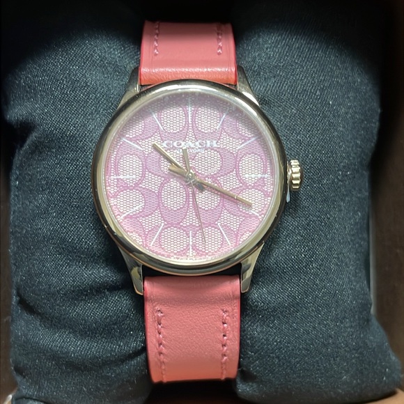 NEW IN BOX COACH 32mm RUBY WATCH WITH SIGNATURE FACE - Picture 5 of 16